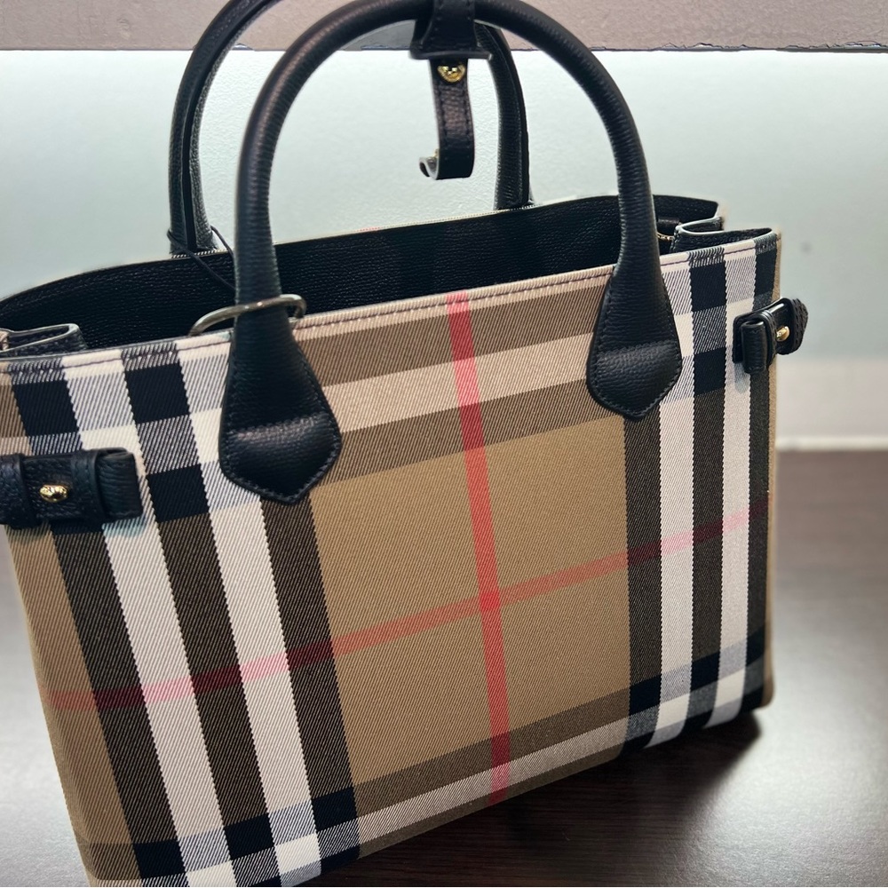 Burberry Bag - Picture 2 of 8